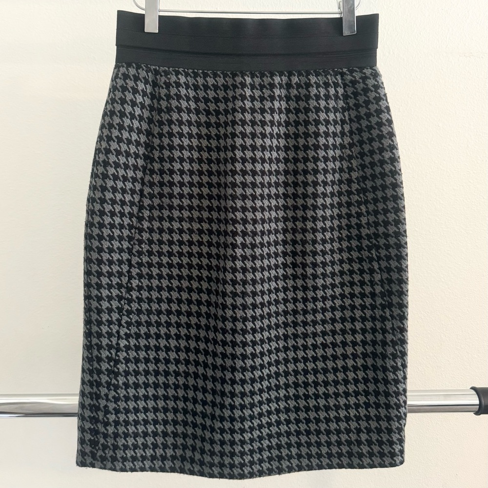 Worthington Black and Gray Lined Houndstooth Pencil Skirt Women’s Size 4